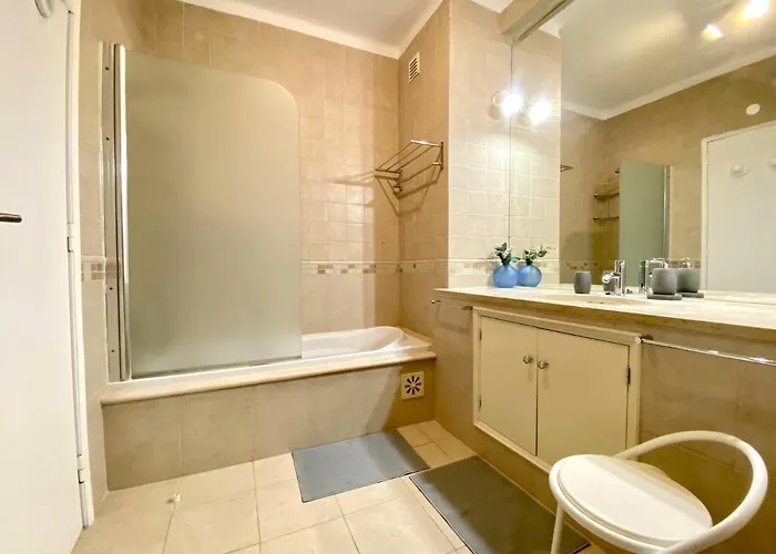 Twins 1 With Pool By Homing *