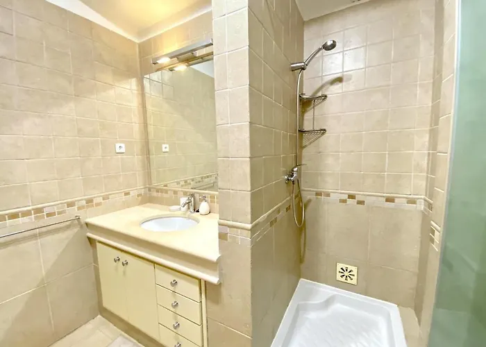 Twins 1 With Pool By Homing *