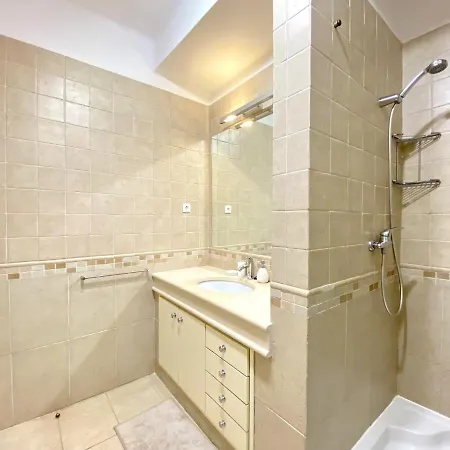 Twins 1 With Pool By Homing